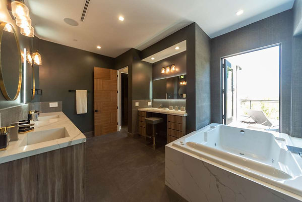12801 bath 3