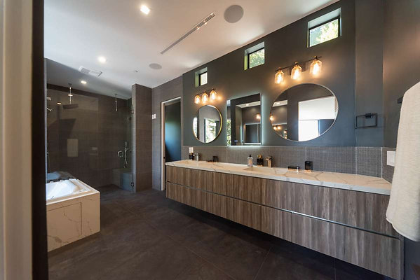 12801 bath 1