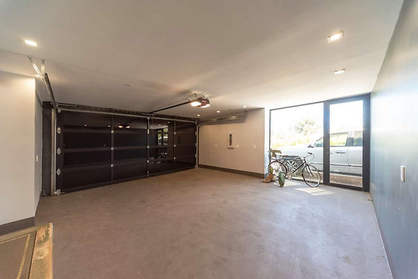 12801 garage 1