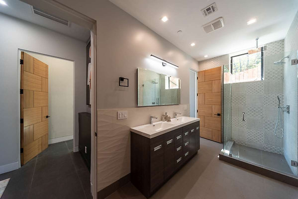 12801 bath 7