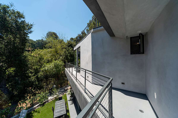 12801 balcony 10