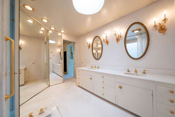 12484 bath 1
