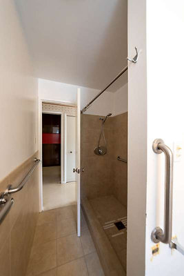 12484 bath 8