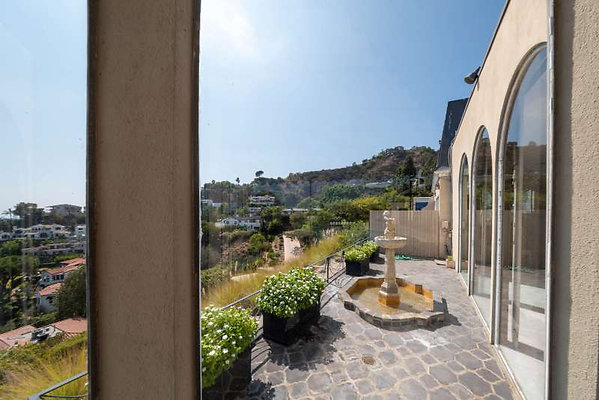 12484 patio 3