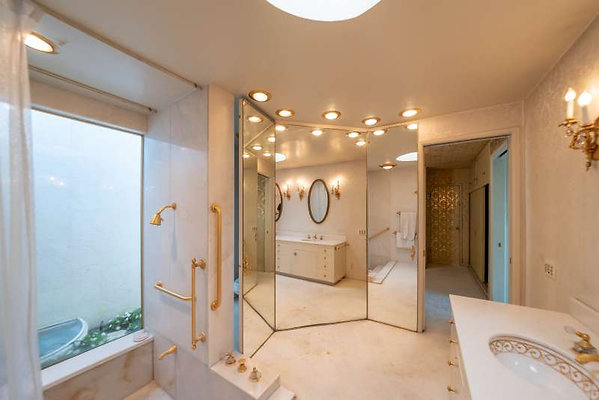 12484 bath 4