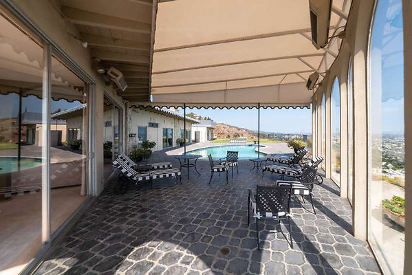 12484 patio 2