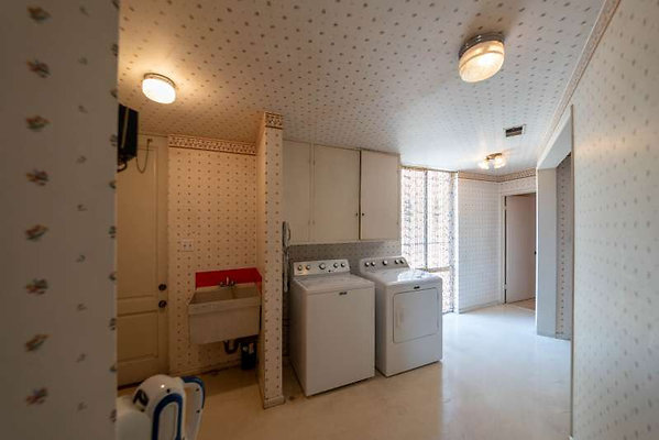 12484 laundry 1