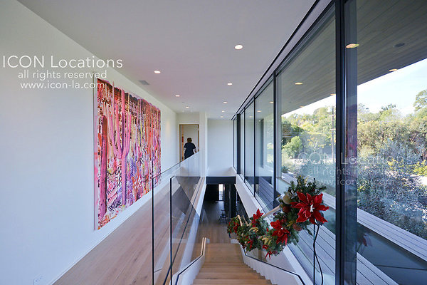 MO3023 054LR-ICON - ICON Locations | www.ICON-LA.com Modern  for Filming