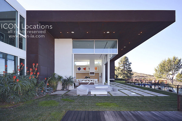 MO3025 032LR-ICON - ICON Locations | www.ICON-LA.com Modern  for Filming