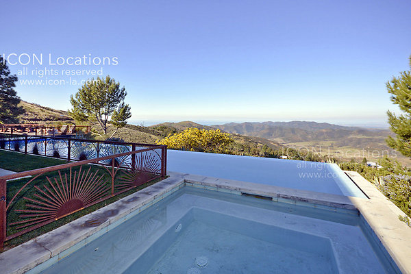 MO3025 033LR-ICON - ICON Locations | www.ICON-LA.com Modern  for Filming