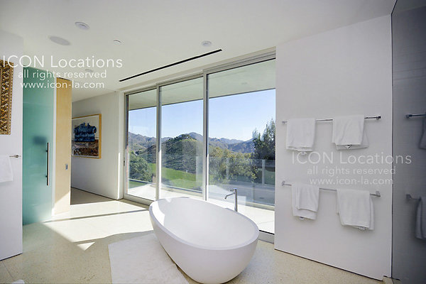 MO3025 022LR-ICON - ICON Locations | www.ICON-LA.com Modern  for Filming