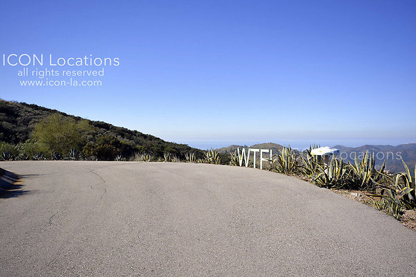 MO3025 060LR-ICON - ICON Locations | www.ICON-LA.com Modern  for Filming