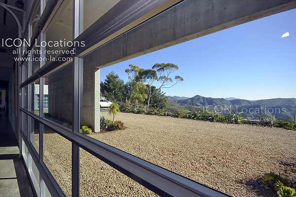 MO3025 051LR-ICON - ICON Locations | www.ICON-LA.com Modern  for Filming