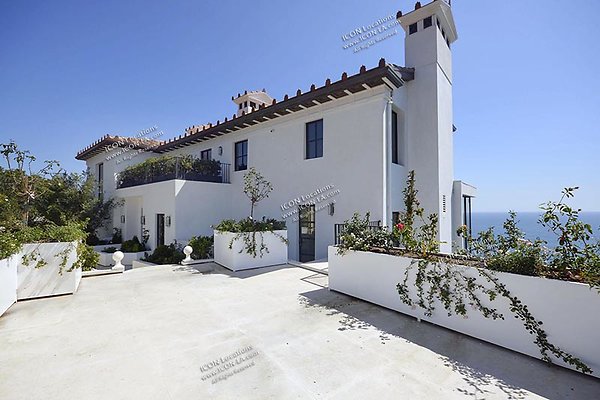 VILLA2135 002