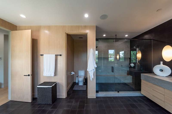 12529 bath 4