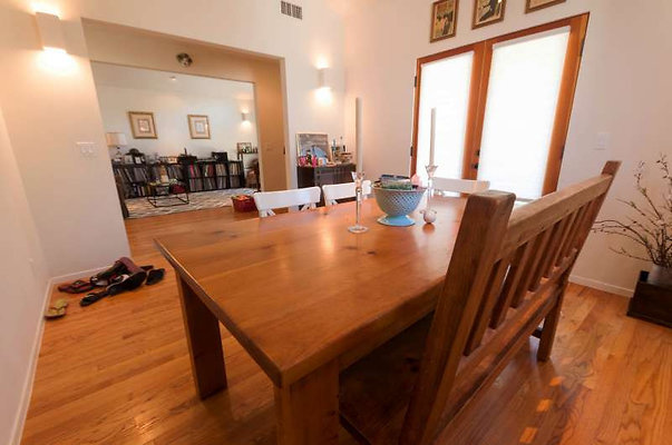 10194 dining 1