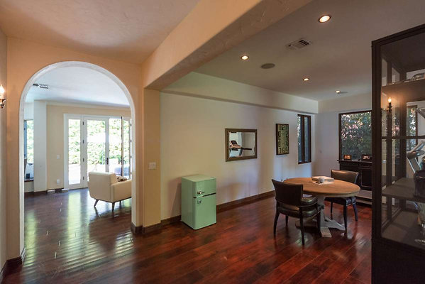 13231 dining 5