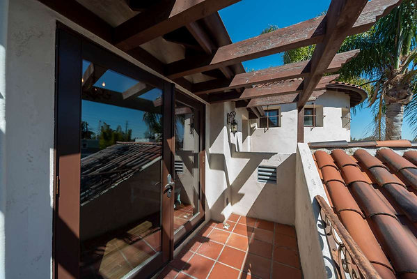 13231 balcony 2