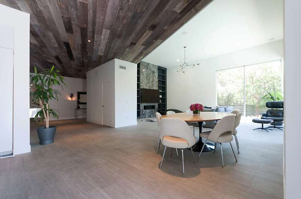 10668 dining 1