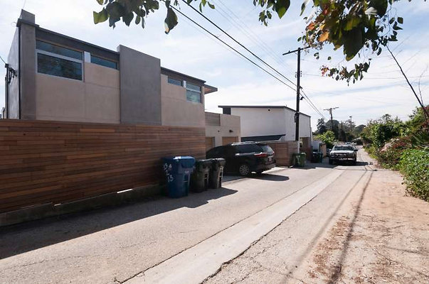 10327 alley 2