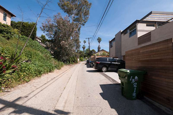 10327 alley 1