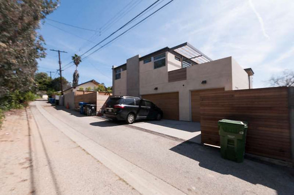 10327 garage 4