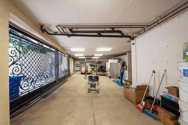 12074 garage 4