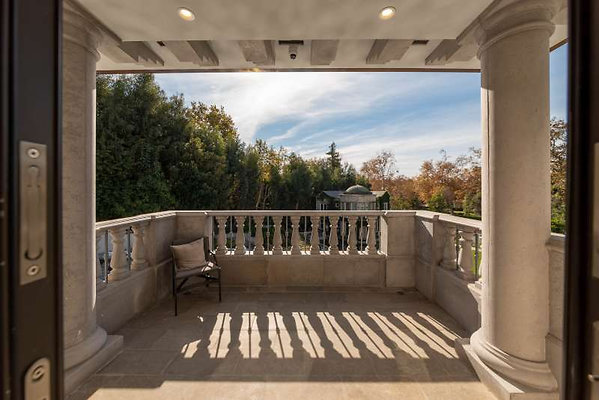 11897 balcony 2
