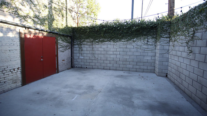 4594 courtyard 2