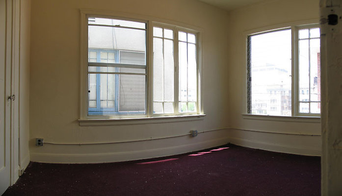 4423 living 1