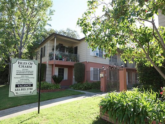 3130 Rowena Ave A2F 340