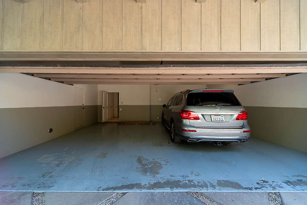 12716 garage 4