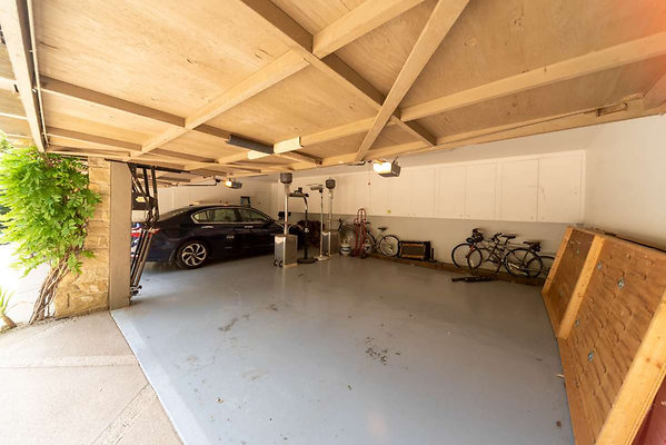 12716 garage 3
