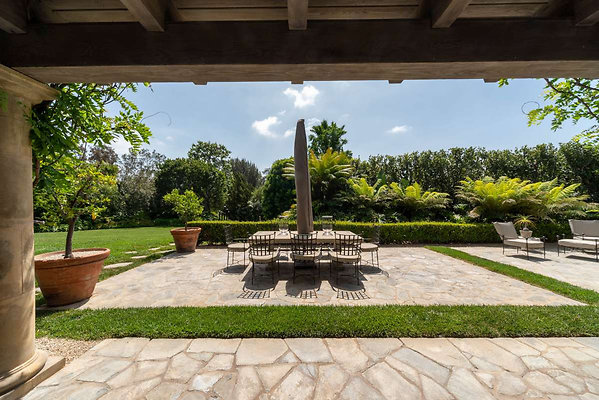 12716 patio 5