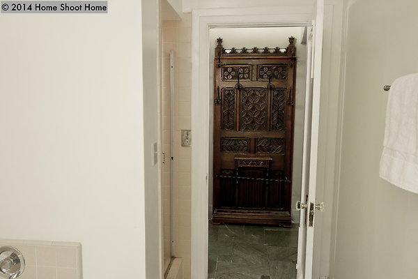 26bathroom1-reverse