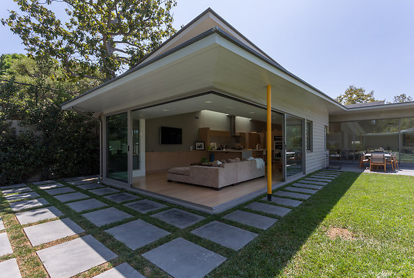eastwestlocationsincIMG-12129