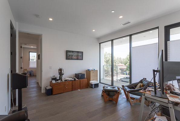 eastwestlocationsincIMG-04825