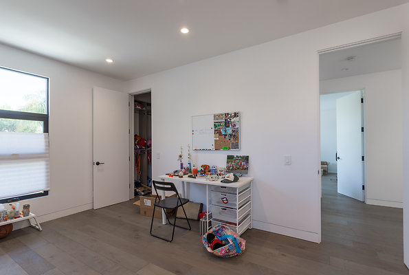 eastwestlocationsincIMG-04324