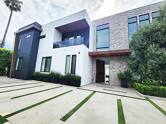 CAST 2484 Roscomare Rd