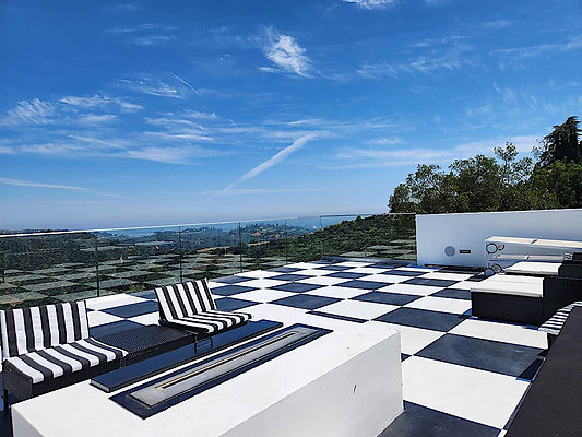 13449 balcony 5
