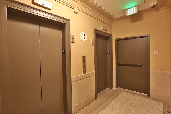 CapEquityTheRosslynHotel88