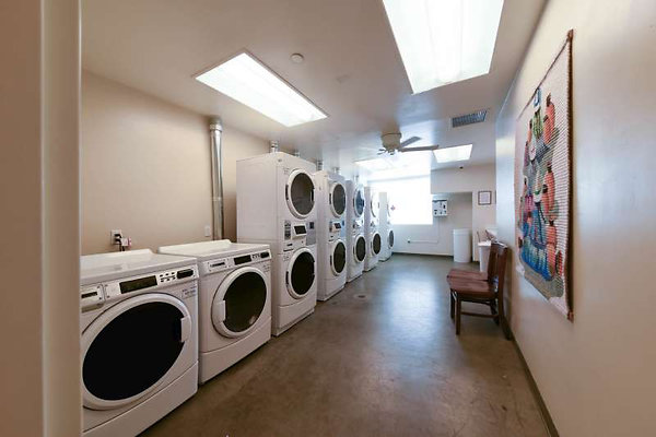 11706 laundry 1