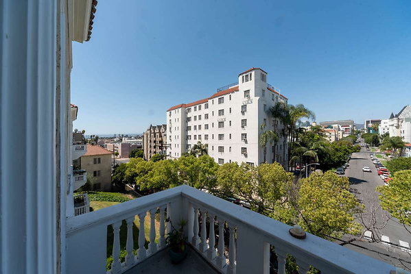 12723 balcony 3