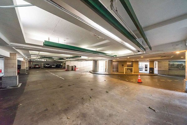 13836 garage 5