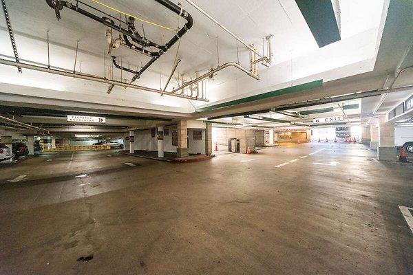 13836 garage 6