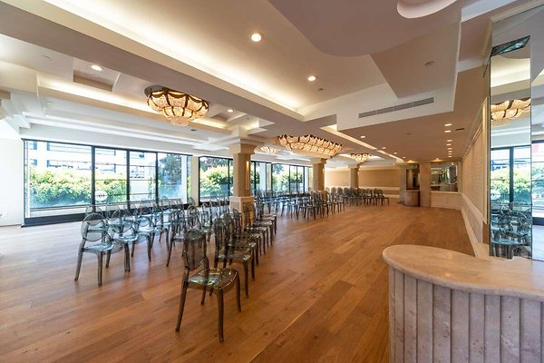 13836 restaurant 2