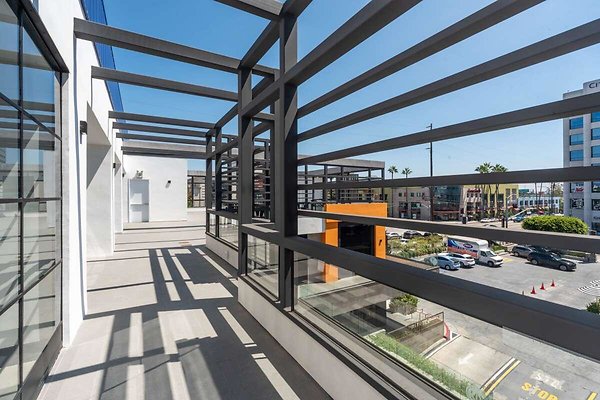 13836 balcony 1