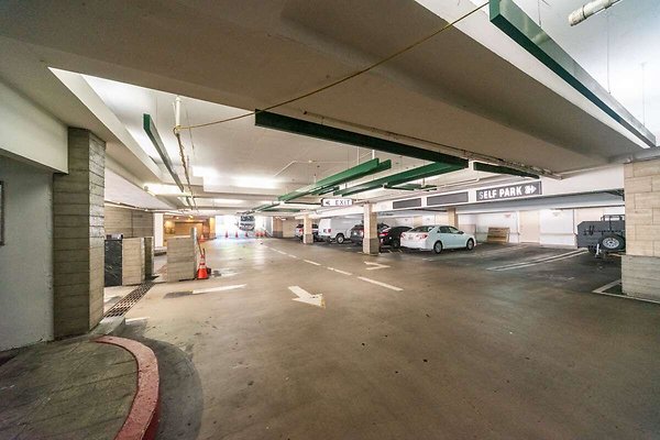 13836 garage 7