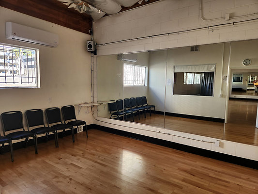13581 studio 22
