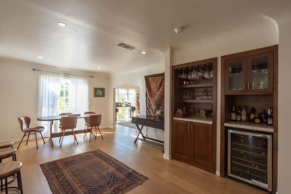 13136 dining 7